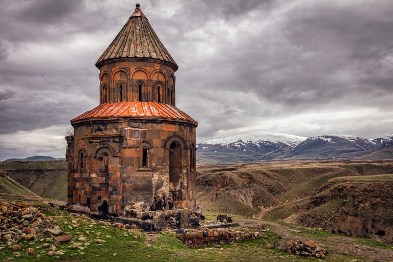 Abandoned town of Kent Ani in Eastern Türkiye